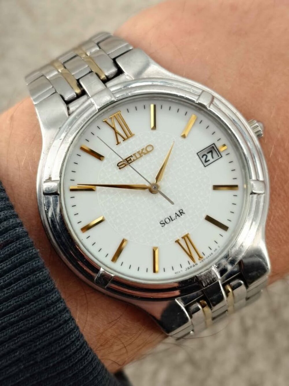 Seiko Solar Men's Quartz Watch V157-0AA0 Two-Tone Textured 37mm JDM Working